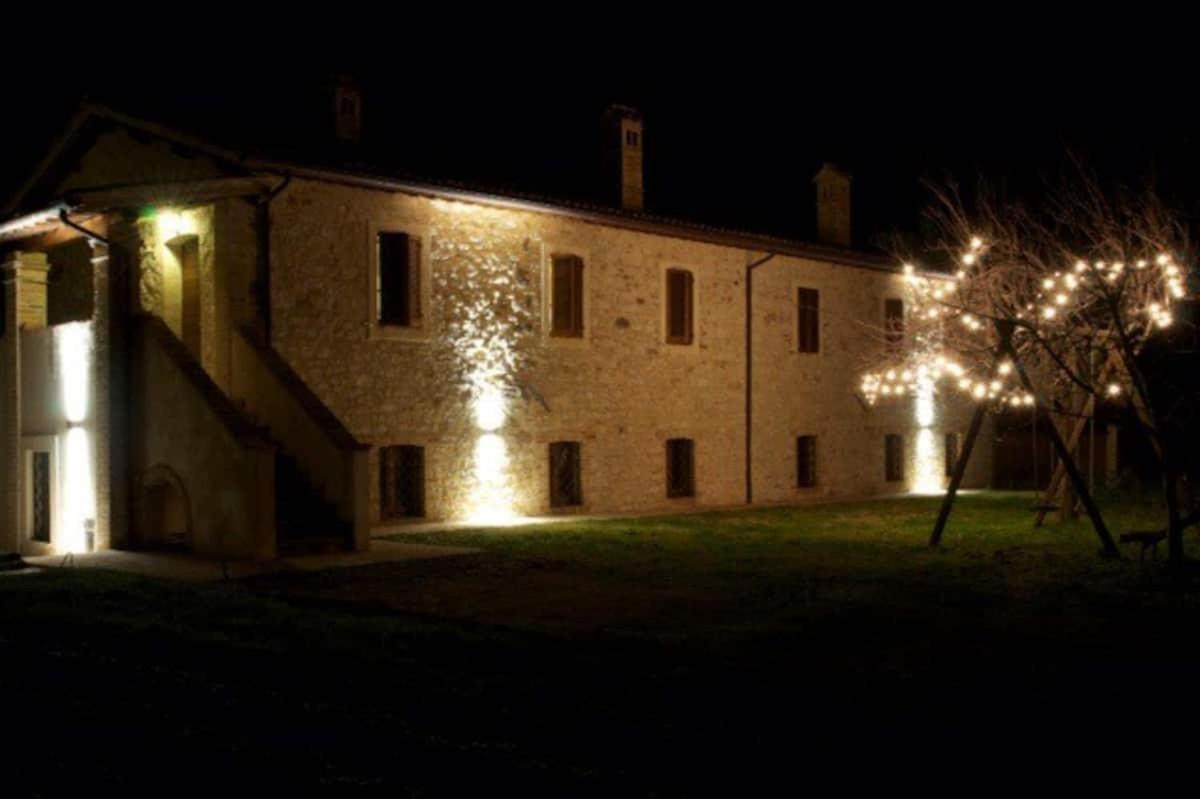 Casa Ridente Nella Valle Del Menotre Con Giardino Pale Exterior photo